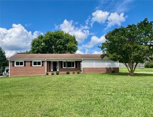 6614 Turnpike Road, High Point, NC 27263