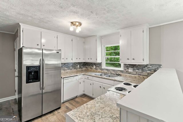 9169 Lakeview Drive SW, Covington, GA 30014
