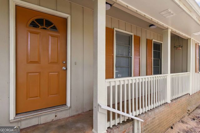9169 Lakeview Drive SW, Covington, GA 30014