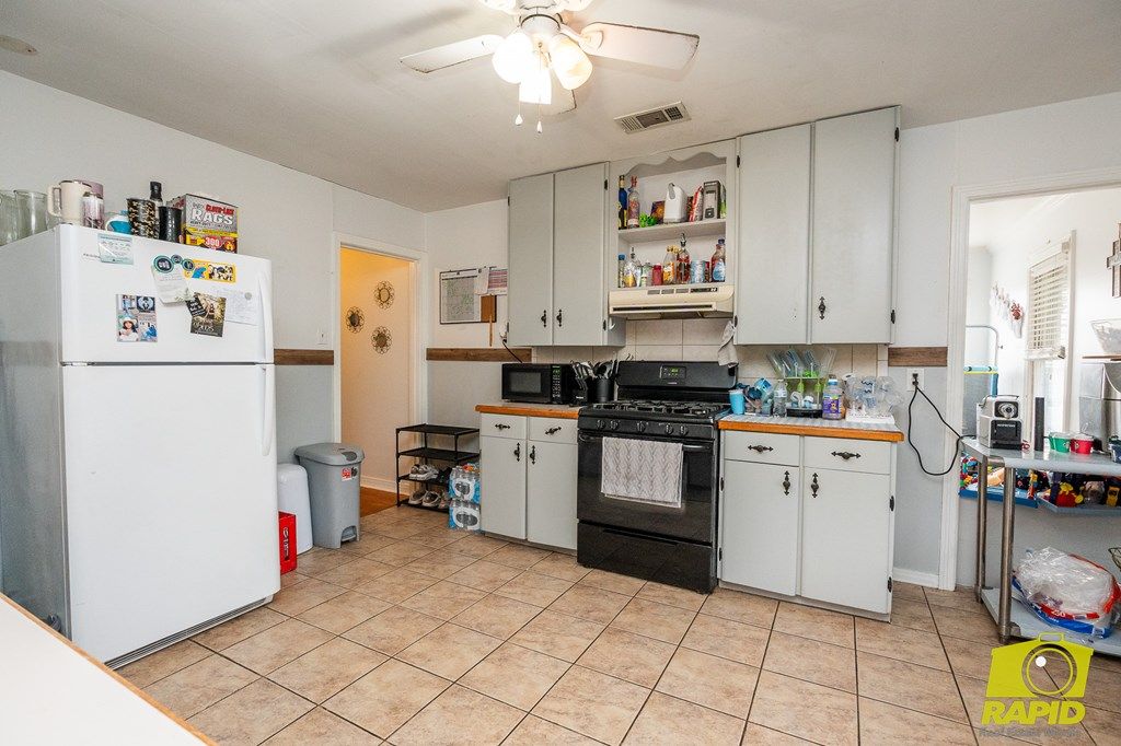 Image 12 of property listing at 306 N Garrett St, San Angelo, TX 76901