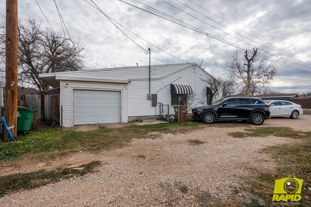 Image 19 of property listing at 306 N Garrett St, San Angelo, TX 76901