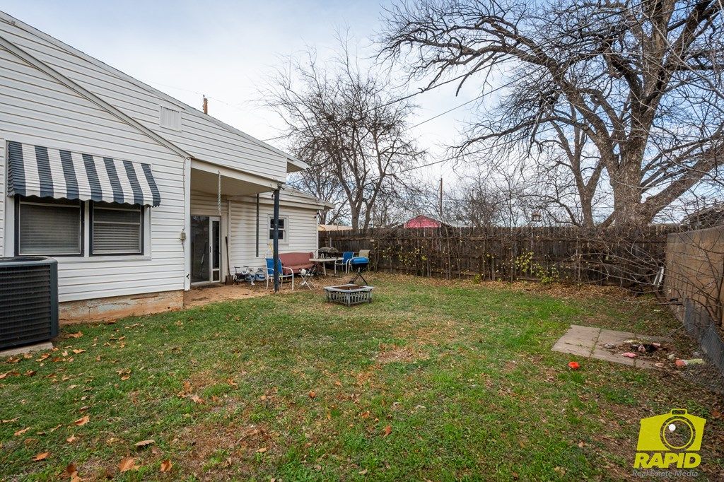 Image 21 of property listing at 306 N Garrett St, San Angelo, TX 76901