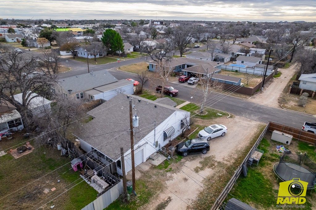 Image 27 of property listing at 306 N Garrett St, San Angelo, TX 76901