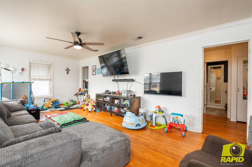 Image 7 of property listing at 306 N Garrett St, San Angelo, TX 76901