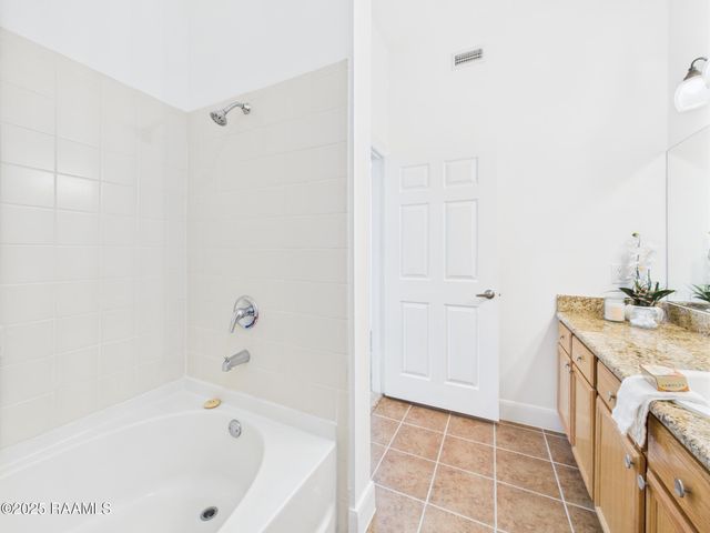 201 Settlers Trace Boulevard Apt 3401, Lafayette, LA 70508