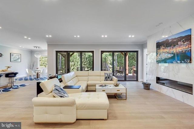 9604 PEMBROKE PL, Vienna, VA 22182