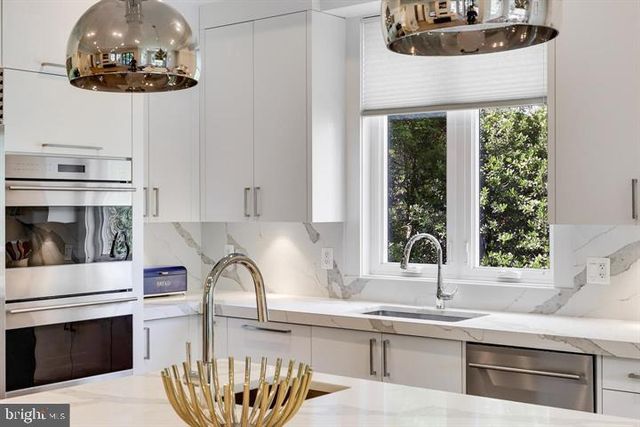 9604 PEMBROKE PL, Vienna, VA 22182