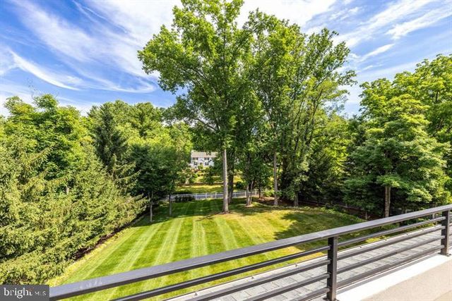 9604 PEMBROKE PL, Vienna, VA 22182