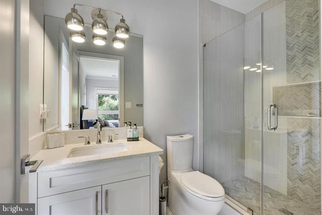 9604 PEMBROKE PL, Vienna, VA 22182