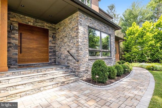 9604 PEMBROKE PL, Vienna, VA 22182