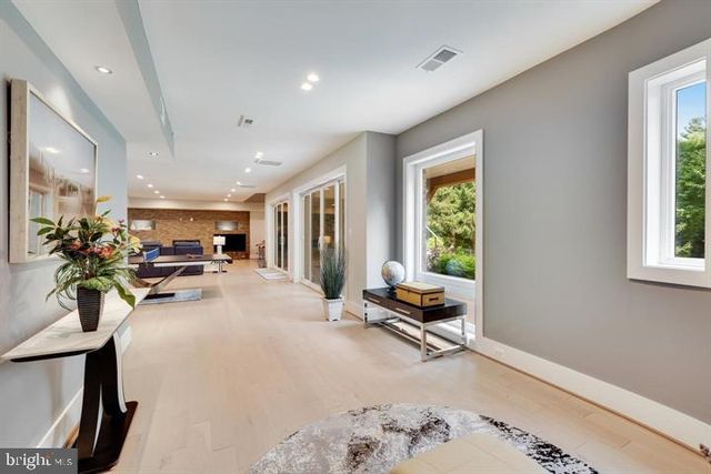 9604 PEMBROKE PL, Vienna, VA 22182