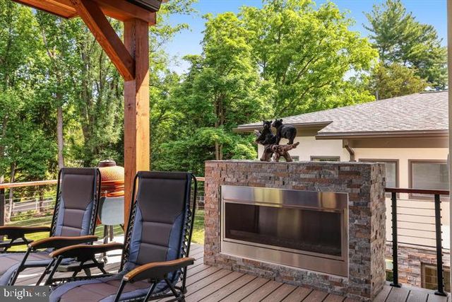 9604 PEMBROKE PL, Vienna, VA 22182