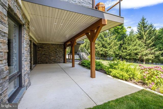 9604 PEMBROKE PL, Vienna, VA 22182