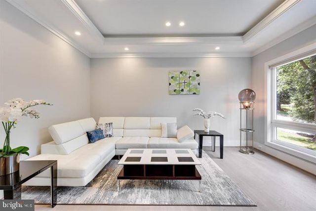 9604 PEMBROKE PL, Vienna, VA 22182