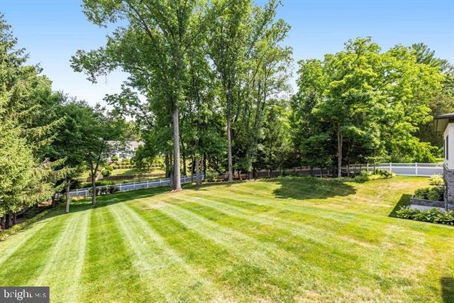 9604 PEMBROKE PL, Vienna, VA 22182