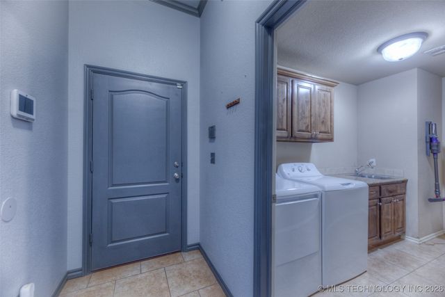 12801 N 44th East Avenue, Skiatook, OK 74070