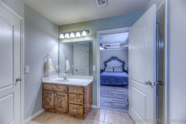 12801 N 44th East Avenue, Skiatook, OK 74070