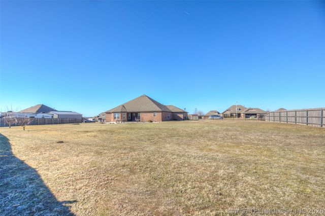 12801 N 44th East Avenue, Skiatook, OK 74070