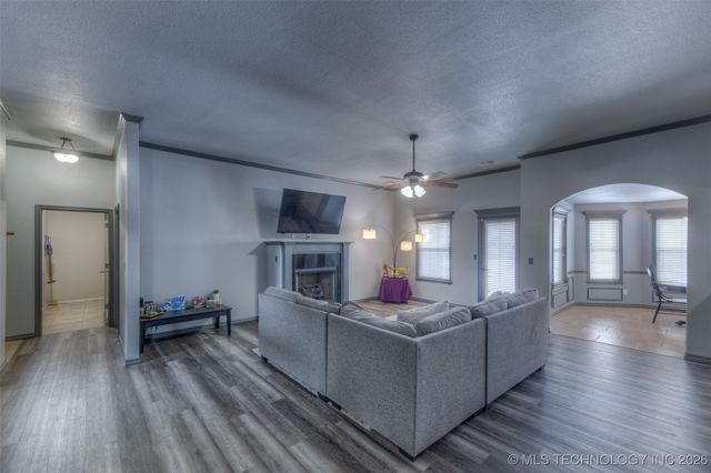 12801 N 44th East Avenue, Skiatook, OK 74070