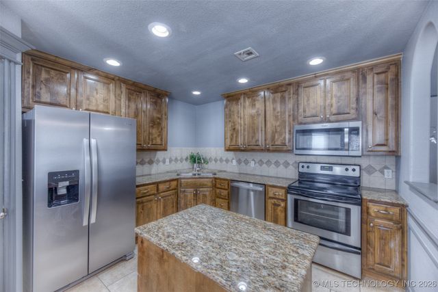 12801 N 44th East Avenue, Skiatook, OK 74070