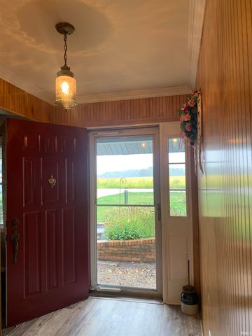 1420 N 100 E, Hartford City, IN 47348