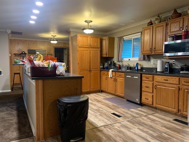 1420 N 100 E, Hartford City, IN 47348