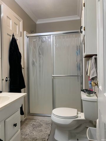 1420 N 100 E, Hartford City, IN 47348