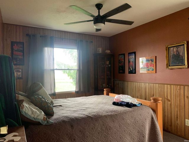 1420 N 100 E, Hartford City, IN 47348