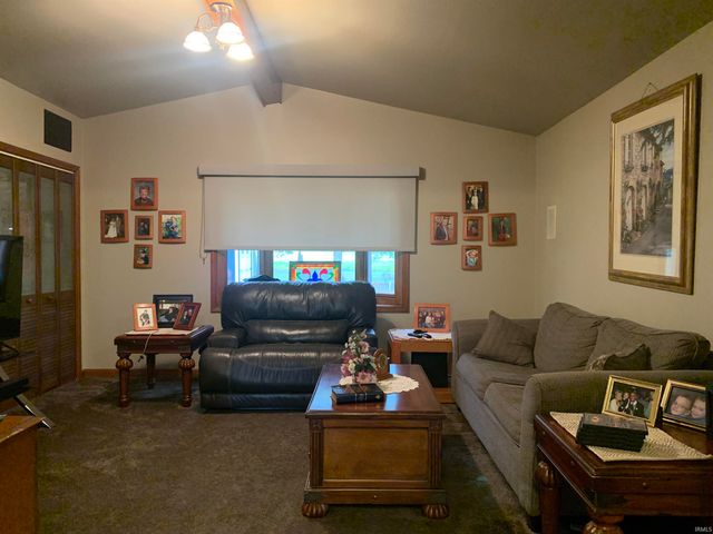 1420 N 100 E, Hartford City, IN 47348