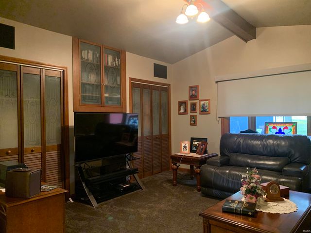 1420 N 100 E, Hartford City, IN 47348