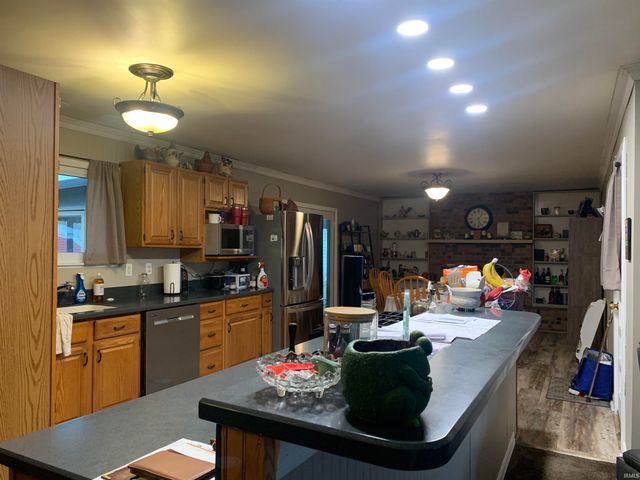 1420 N 100 E, Hartford City, IN 47348