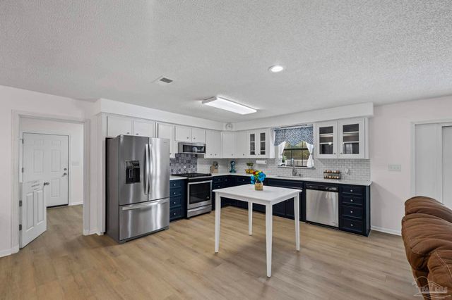 1747 New Hope Rd, Gulf Breeze, FL 32563