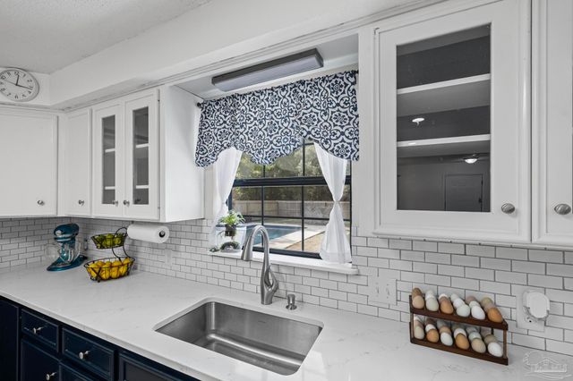 1747 New Hope Rd, Gulf Breeze, FL 32563