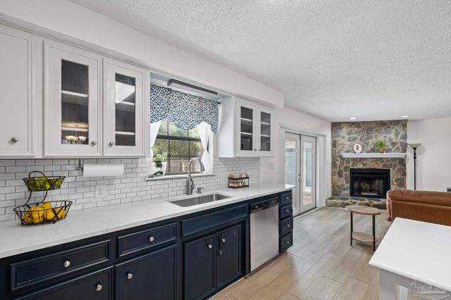 1747 New Hope Rd, Gulf Breeze, FL 32563