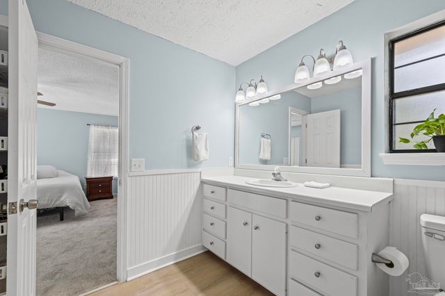 1747 New Hope Rd, Gulf Breeze, FL 32563