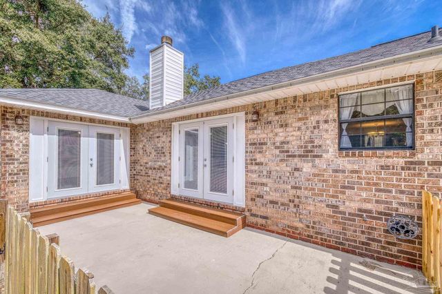 1747 New Hope Rd, Gulf Breeze, FL 32563