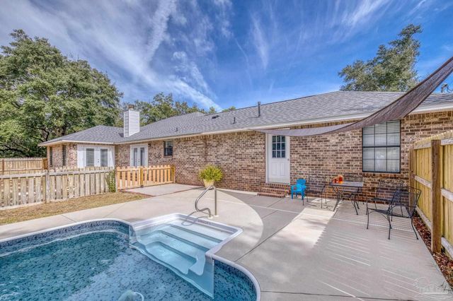 1747 New Hope Rd, Gulf Breeze, FL 32563