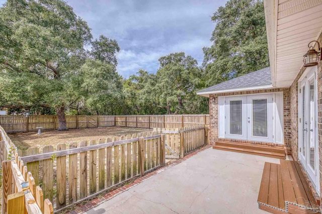 1747 New Hope Rd, Gulf Breeze, FL 32563