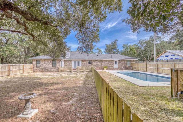 1747 New Hope Rd, Gulf Breeze, FL 32563