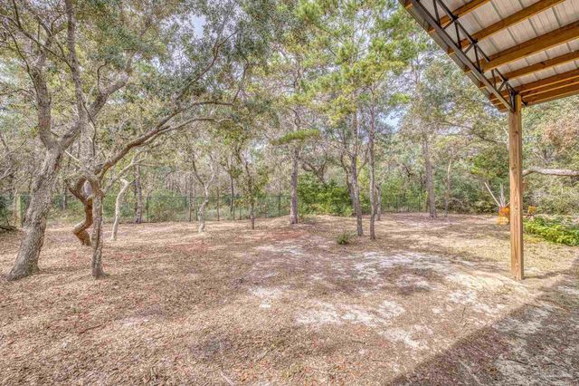 1747 New Hope Rd, Gulf Breeze, FL 32563