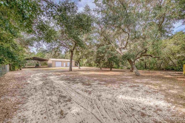 1747 New Hope Rd, Gulf Breeze, FL 32563