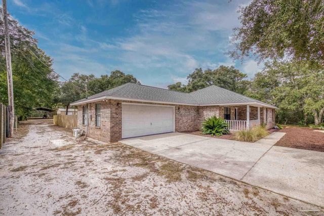 1747 New Hope Rd, Gulf Breeze, FL 32563
