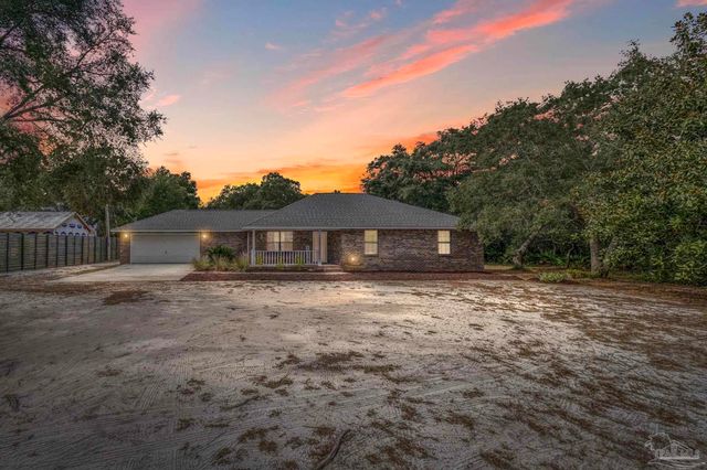 1747 New Hope Rd, Gulf Breeze, FL 32563