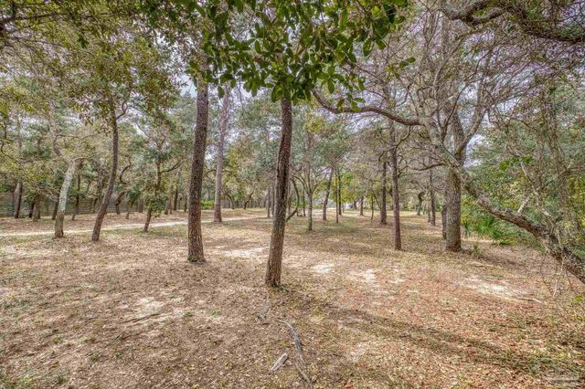 1747 New Hope Rd, Gulf Breeze, FL 32563