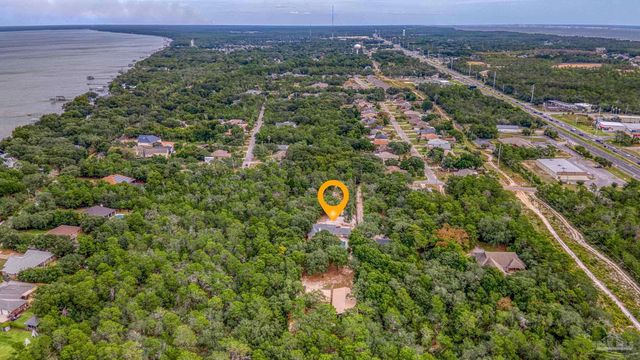 1747 New Hope Rd, Gulf Breeze, FL 32563