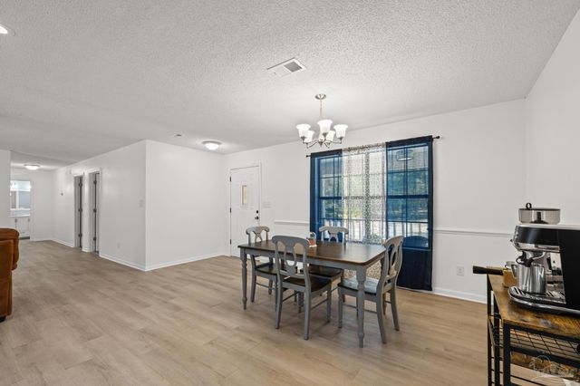 1747 New Hope Rd, Gulf Breeze, FL 32563