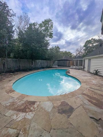 537 Natchez Park, Conroe, TX 77302