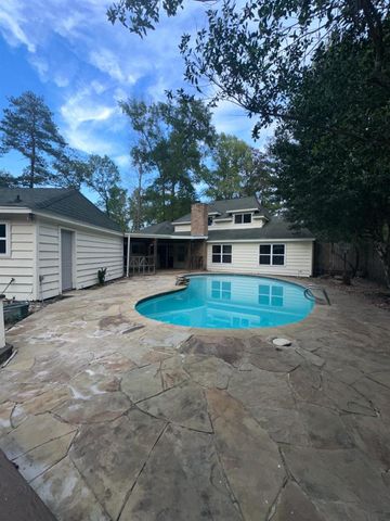 537 Natchez Park, Conroe, TX 77302