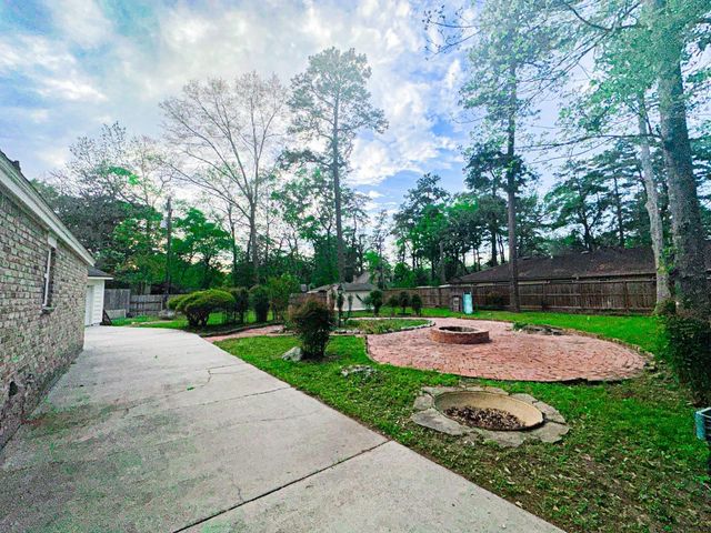 537 Natchez Park, Conroe, TX 77302