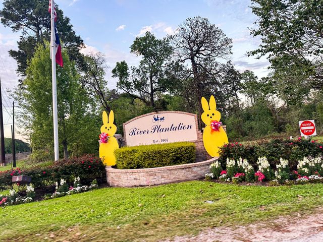 537 Natchez Park, Conroe, TX 77302